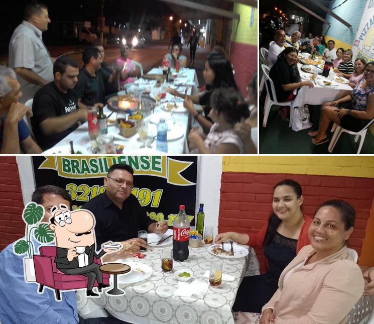 O interior do Pizzaria Brasiliense