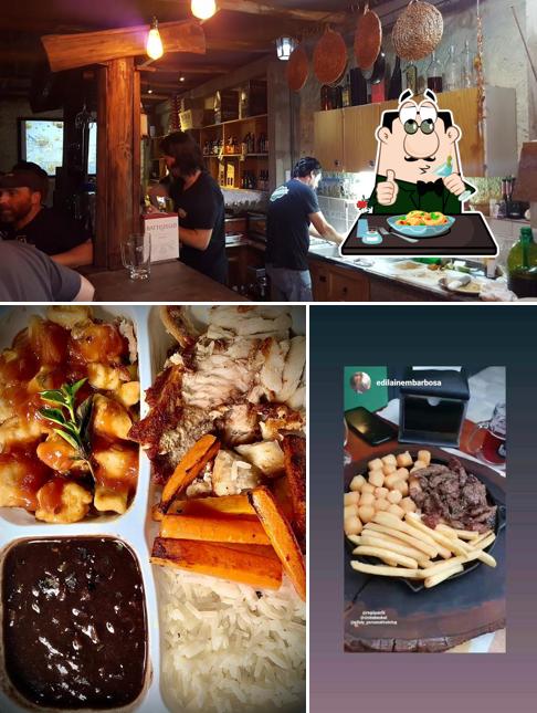 Entre diversos coisas, comida e balcão de bar podem ser encontrados a Emporio Filomena