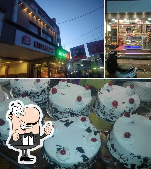 ബ്രദേഴ്സ് ബേക്കറി . BROTHERS BAKERY