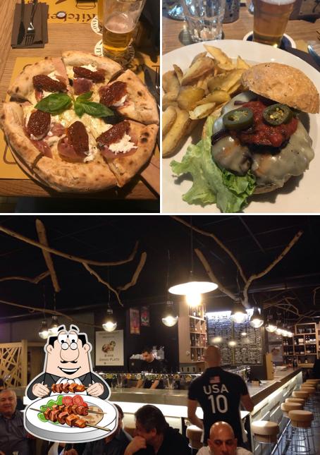 La foto di cibo e bancone da bar da MrHop Galliate