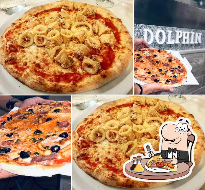 Prenditi una pizza a Dolphin Pizzeria Da Manu E Niko