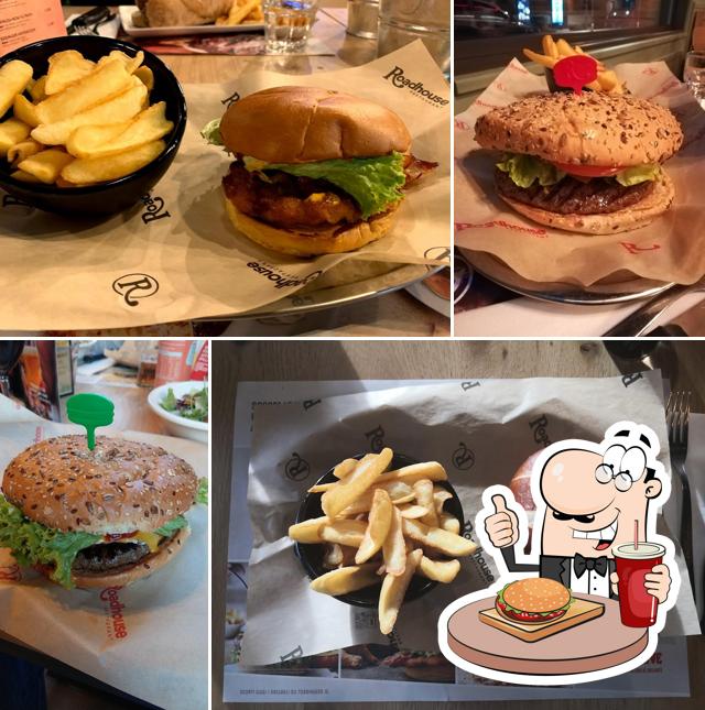 Bestellt einen Burger bei Roadhouse Restaurant Belluno