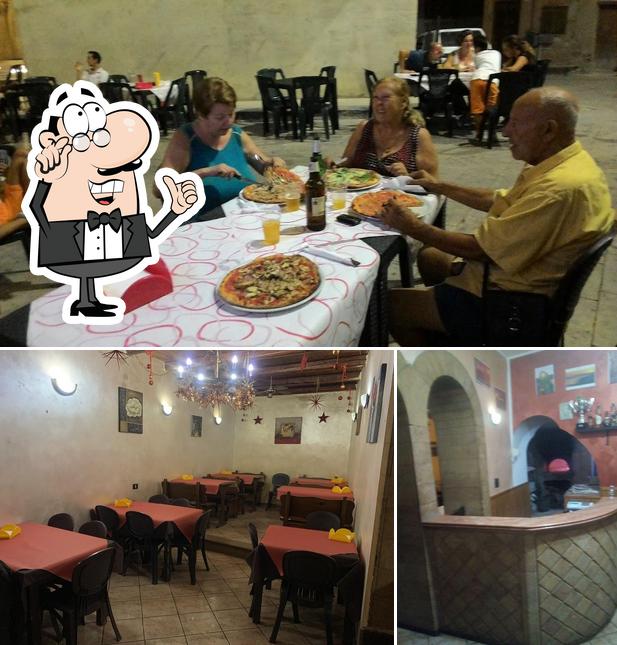 Gli interni di Pizzeria Camelot