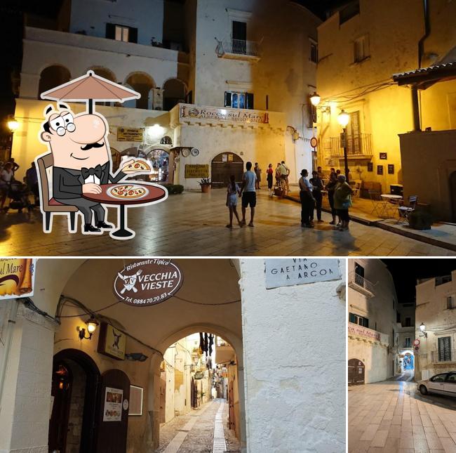 Goditi la vista dall'area esterna di Vecchia Vieste Ristorantetipico