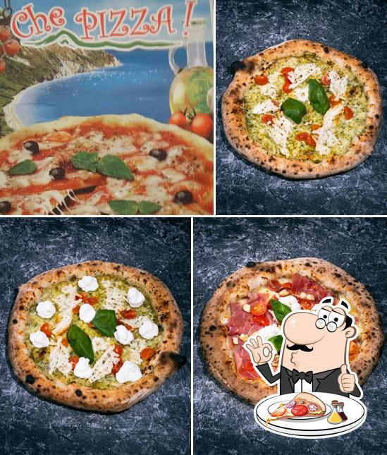 Ordina tra le svariate varianti di pizza