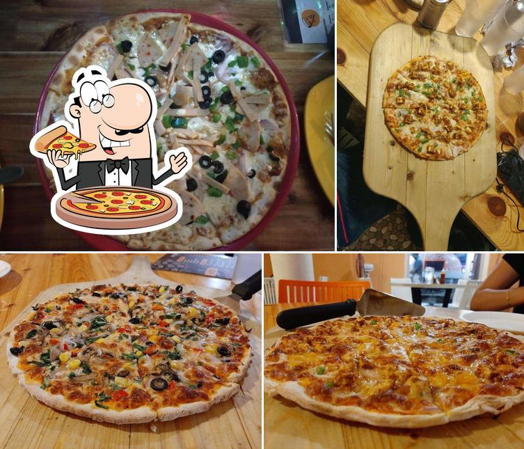 Pick pizza at PIZZETTA