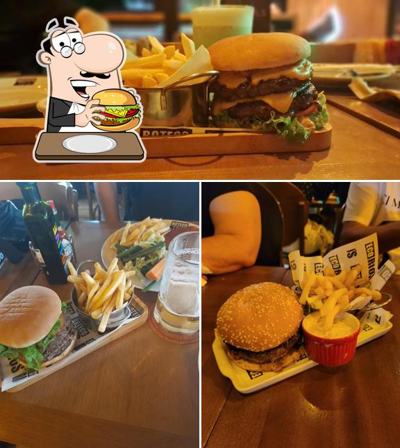 Experimente um hambúrguer no Boteco Rios Méier