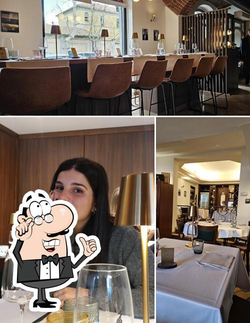 Ristorante Trastevere si caratterizza per la interni e bevanda Ristorante Trastevere si caratterizza per la interni e bevanda