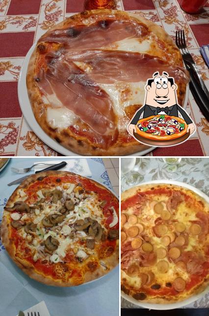 A Pizzeria "San Carlo", puoi provare una bella pizza