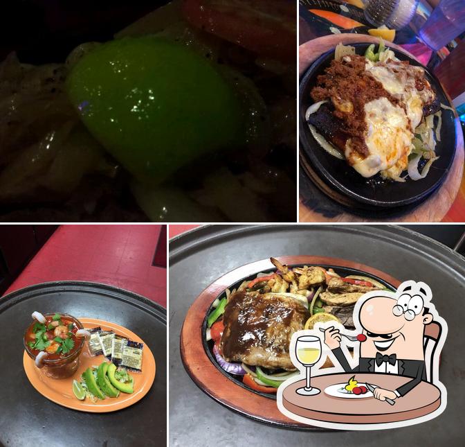 Moreno's Mexican Restaurant, 2407 W Parkwood Ave 120 in Friendswood