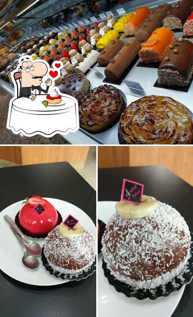 Boulangerie Pâtisserie Andraline propose une sélection de desserts