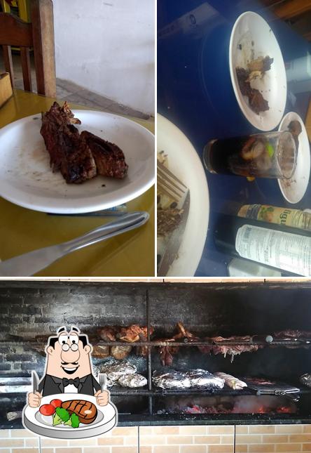 Peça pratos de carne no Restaurante Zé Da Mula