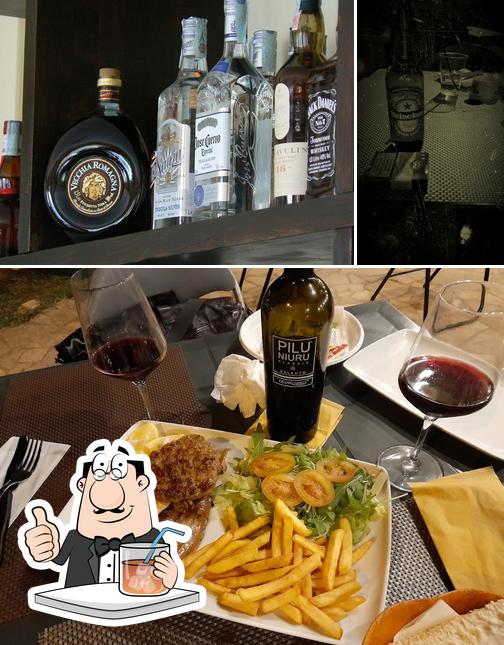 Goditi un drink dal menu