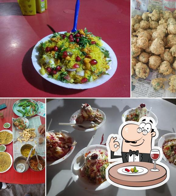 Food at Rajwadi Ganthiya & bhajiya & Gola