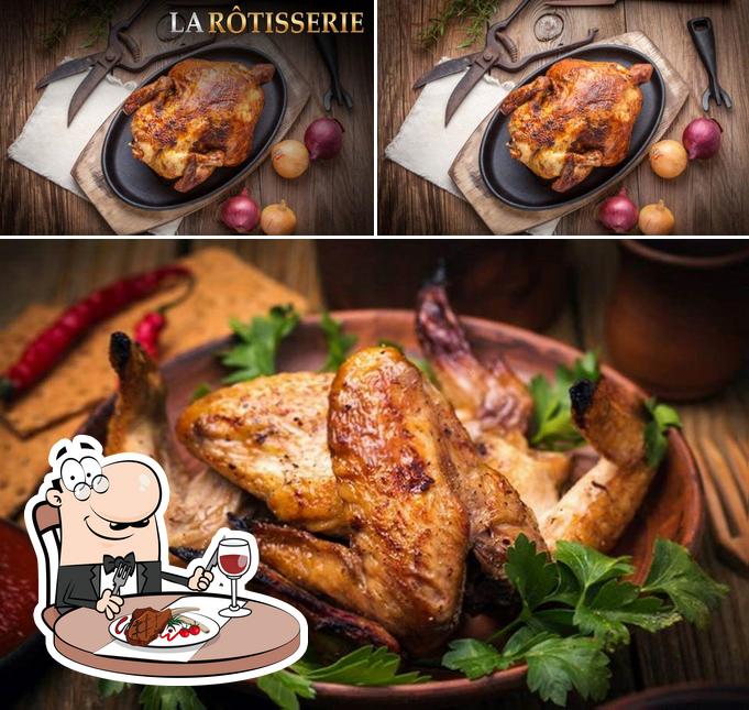 La Rôtisserie offre des plats à base de viande