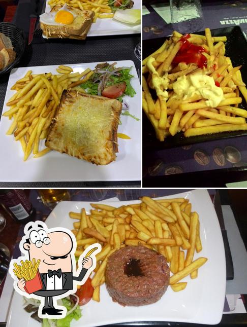 В "Restaurant Le Carrefour Café" вы можете заказать картофель фри