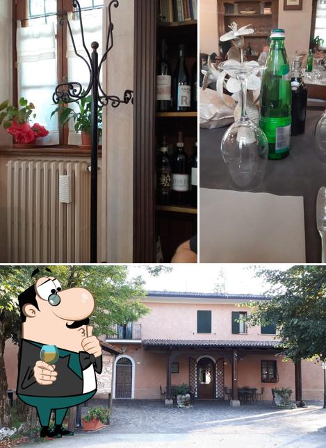 Tra le diverse cose da Ristorante Da Silvana si possono trovare la bancone da bar e esterno