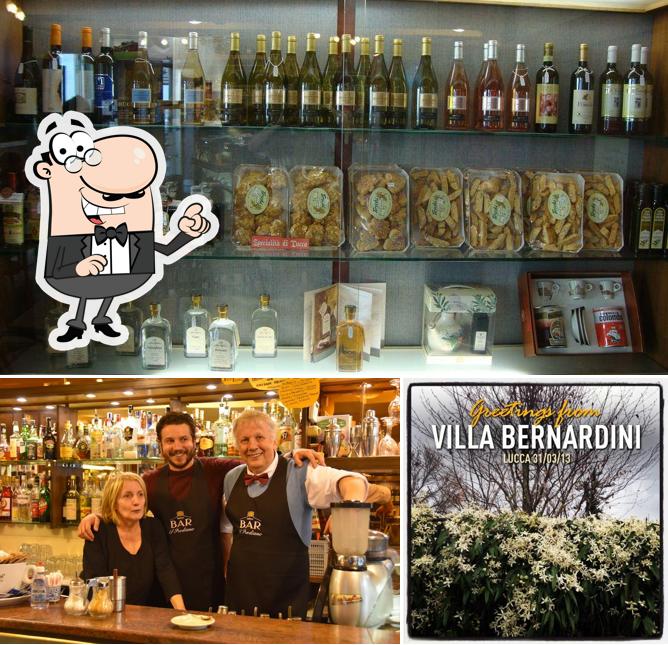 Questa è la foto che presenta la interni e bancone da bar di Bar S. Frediano