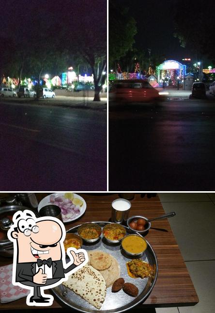 Here's a pic of Hotel Ghunghat Garden Restaurant