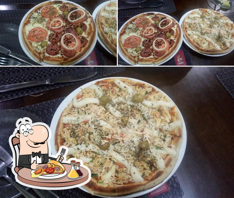 Escolha pizza no Labib's Express