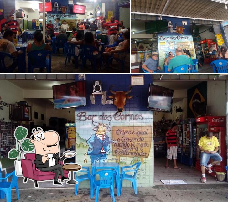 O interior do Bar Dos Cornos