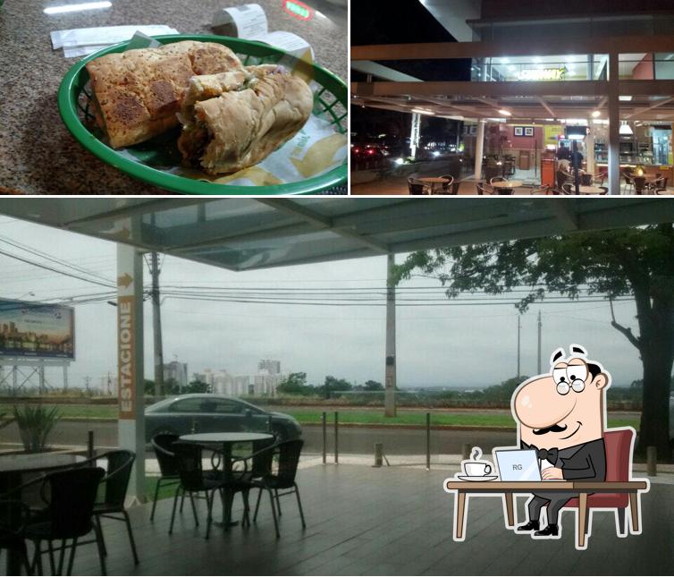 A imagem do Subway’s interior e comida