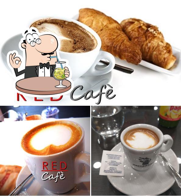 Tra le diverse cose da Red Cafè si possono trovare la bevanda e cibo