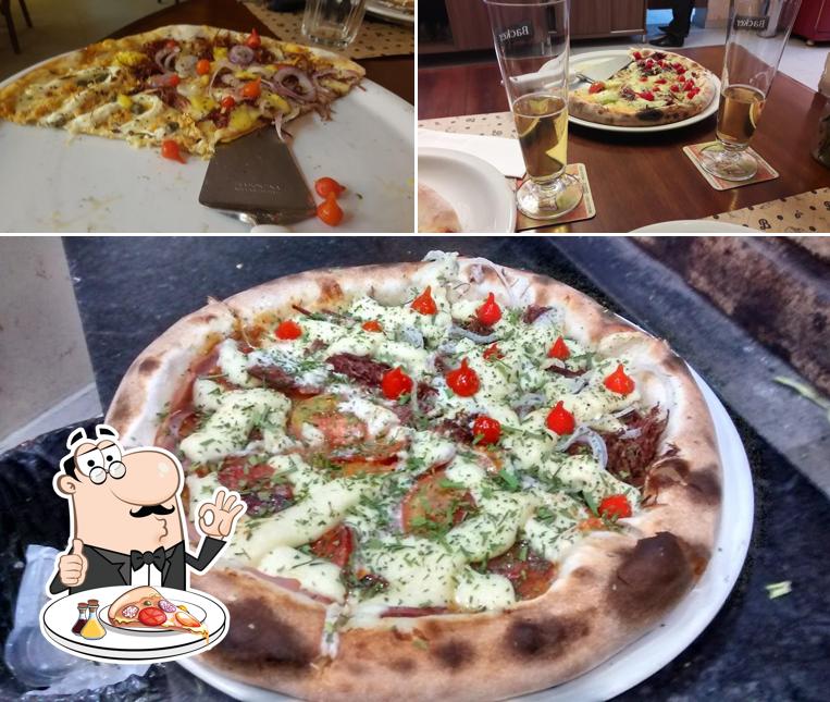 Peça diversos estilos de pizza