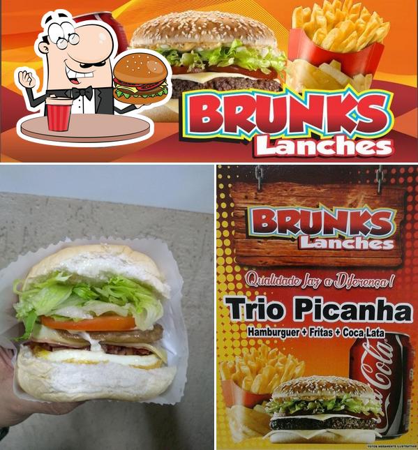 Experimente um hambúrguer no Brunks Lanches