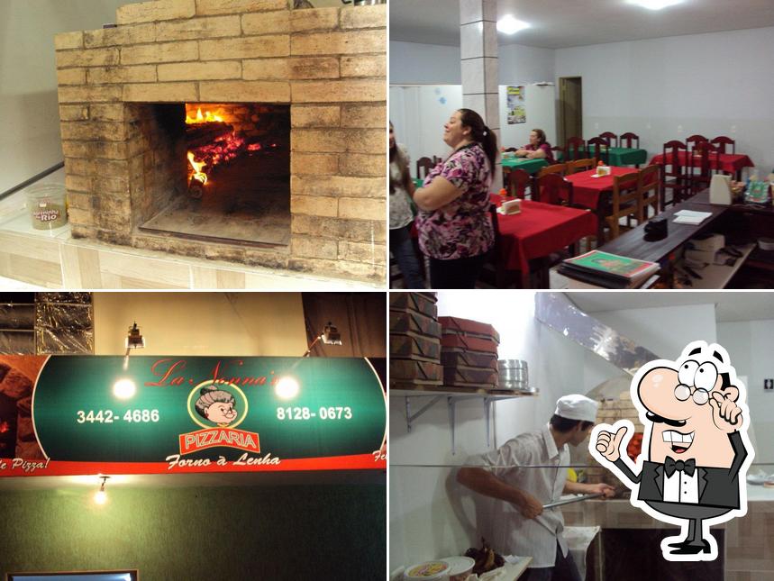 O interior do La Nonna's Pizzaria