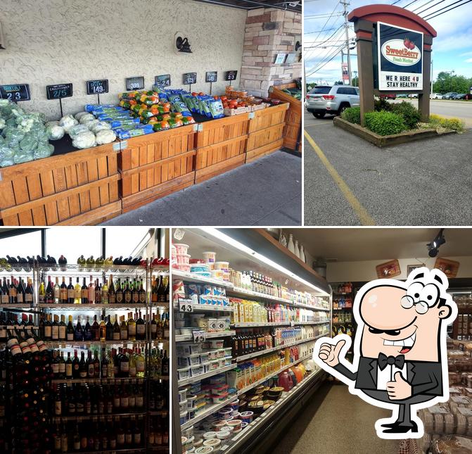 Sweet Berry Fresh Market in Wickliffe Restaurant reviews