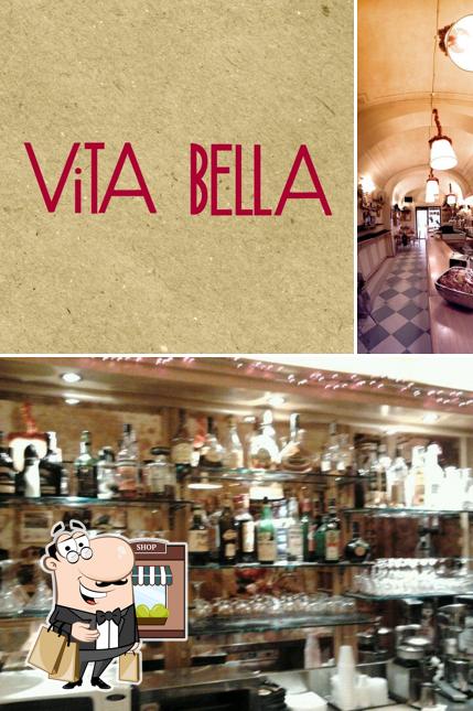 La immagine della esterno e bancone da bar di Vita Bella