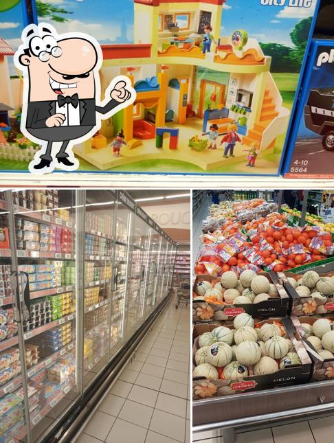 Parmi les différentes choses de la intérieur et la aire de jeux, une personne peut trouver sur E.Leclerc CHOLET CEDEX