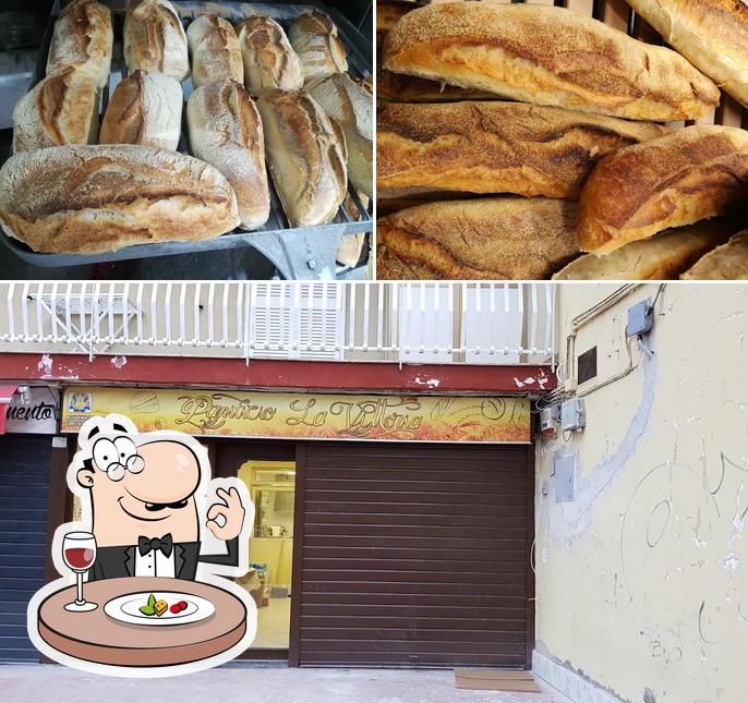 Panificio "La Vittoria" srl si caratterizza per la cibo e interni