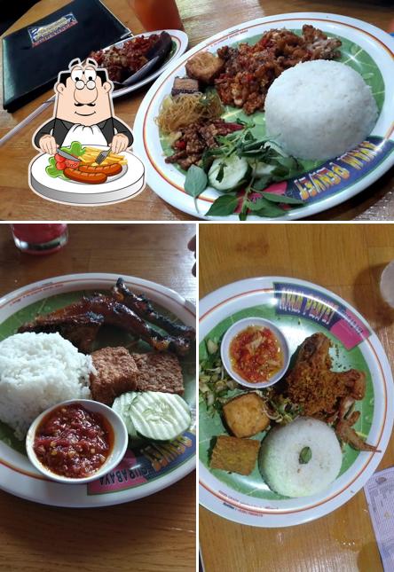 Food at Ayam Penyet Surabaya Cabang Perumnas