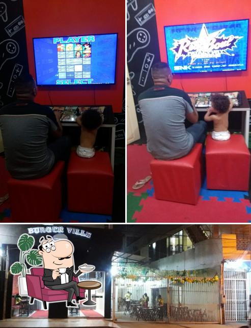 Veja imagens do interior do Burger Ville