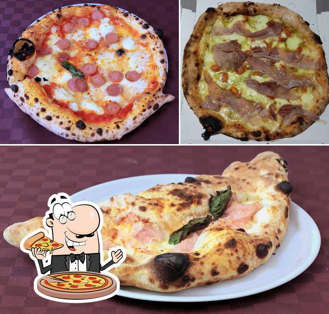 Scegli una pizza a Antica Pizzeria Napoletana