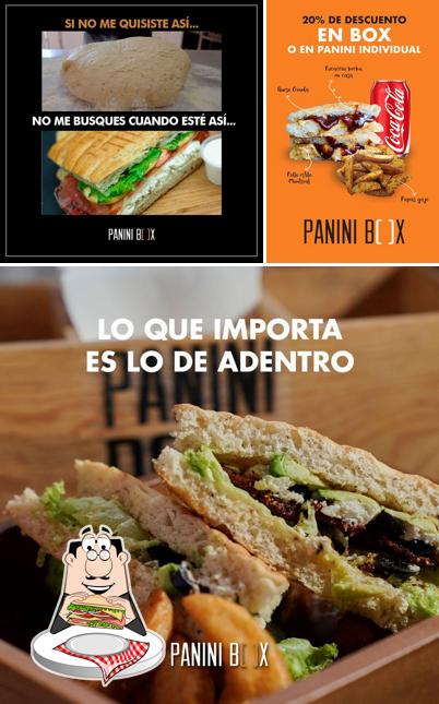 Клубные сэндвичи в "Panini Box"