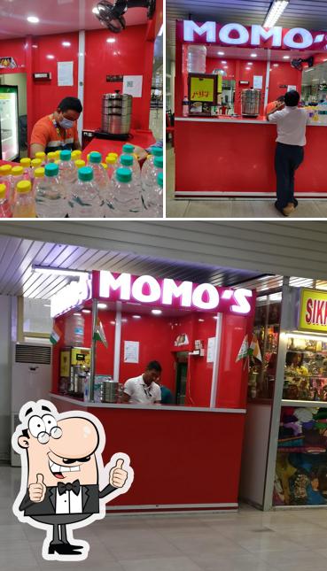 Look at this pic of Momo's