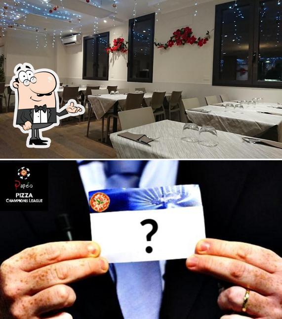 Siediti a un tavolo di Papéo