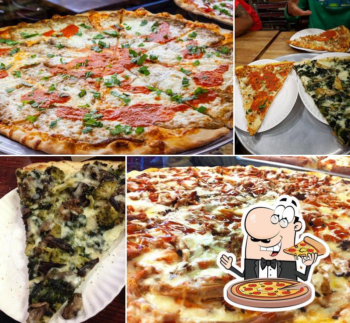 Full Moon Pizzeria, 600 E 187th St in Yonkers - Restaurant menu and reviews