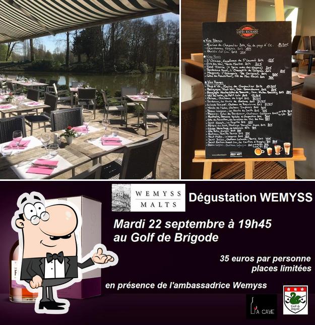 L'intérieur de restaurant du golf de brigode