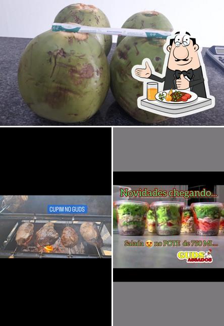 Comida em GUDS ASSADOS