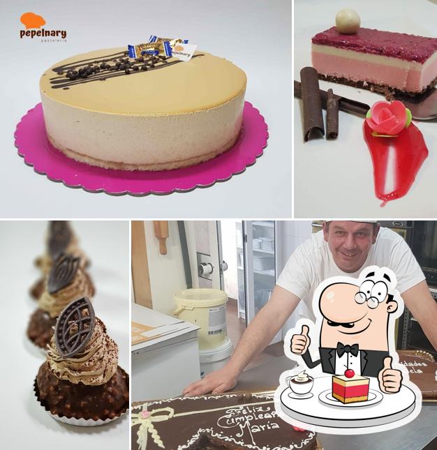 Pastelería Pepelnary serves a selection of desserts