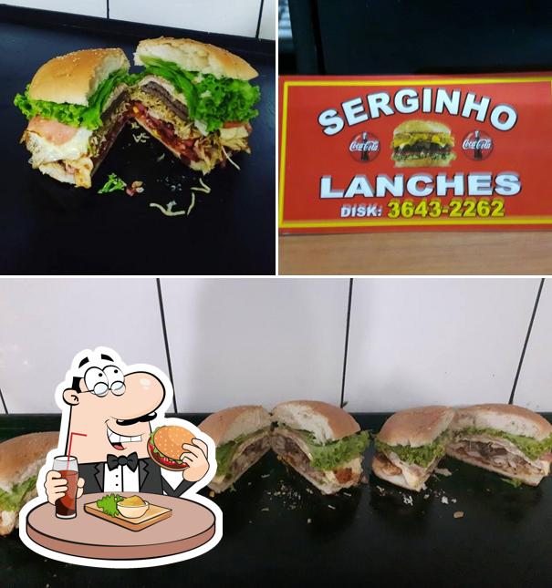 Os hambúrgueres do Serginho Lanches irão satisfazer diferentes gostos