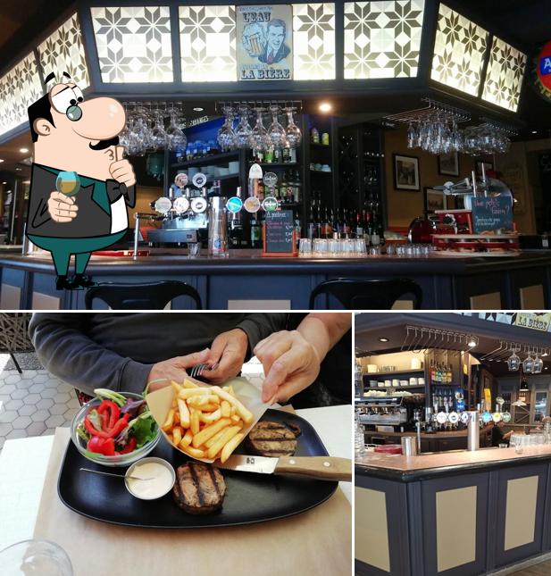 Le Breizh izel se distingue par sa comptoir de bar et frites