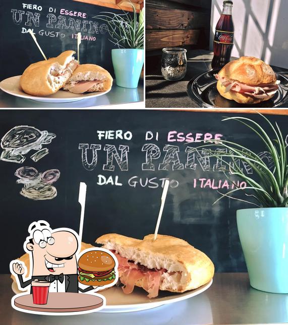 Prova un hamburger a Giu.Co's BAR - Tabacchi Polla