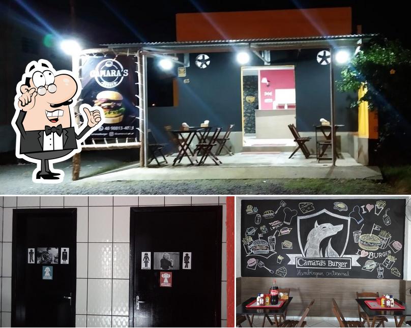 O interior do Camara's Burger