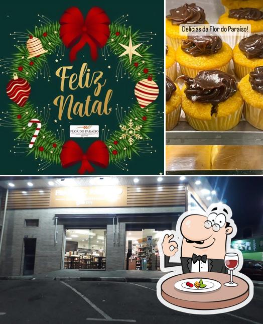 A ilustração da comida e exterior no Padaria e Confeitaria Flor do Paraíso