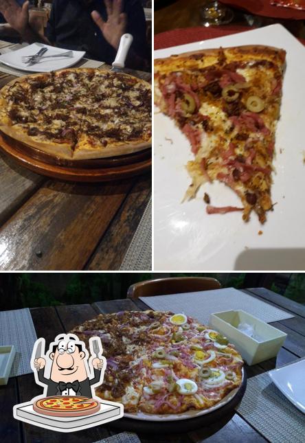 Order pizza at Mercatto Forno & Brasa